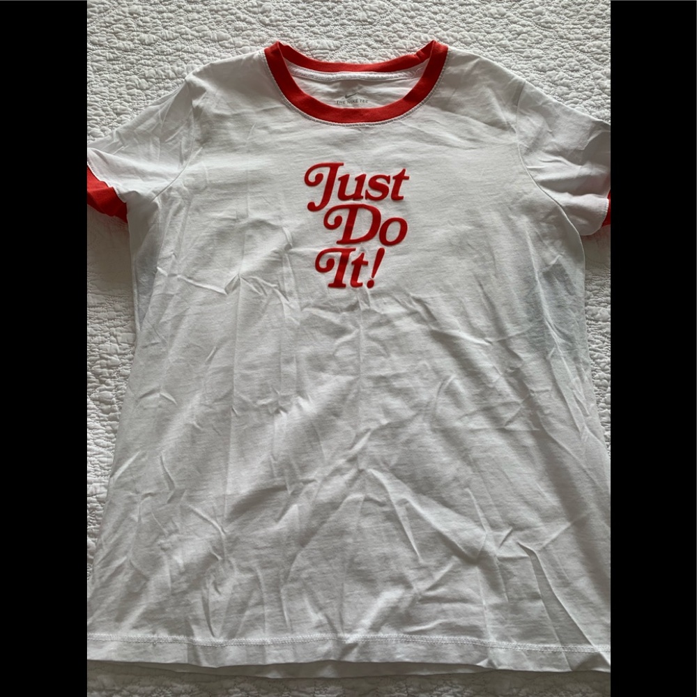 BNWT NIKE short sleeve shirt size Large